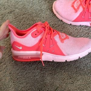 Nike AirMax tennis shoes - pink! Size 7